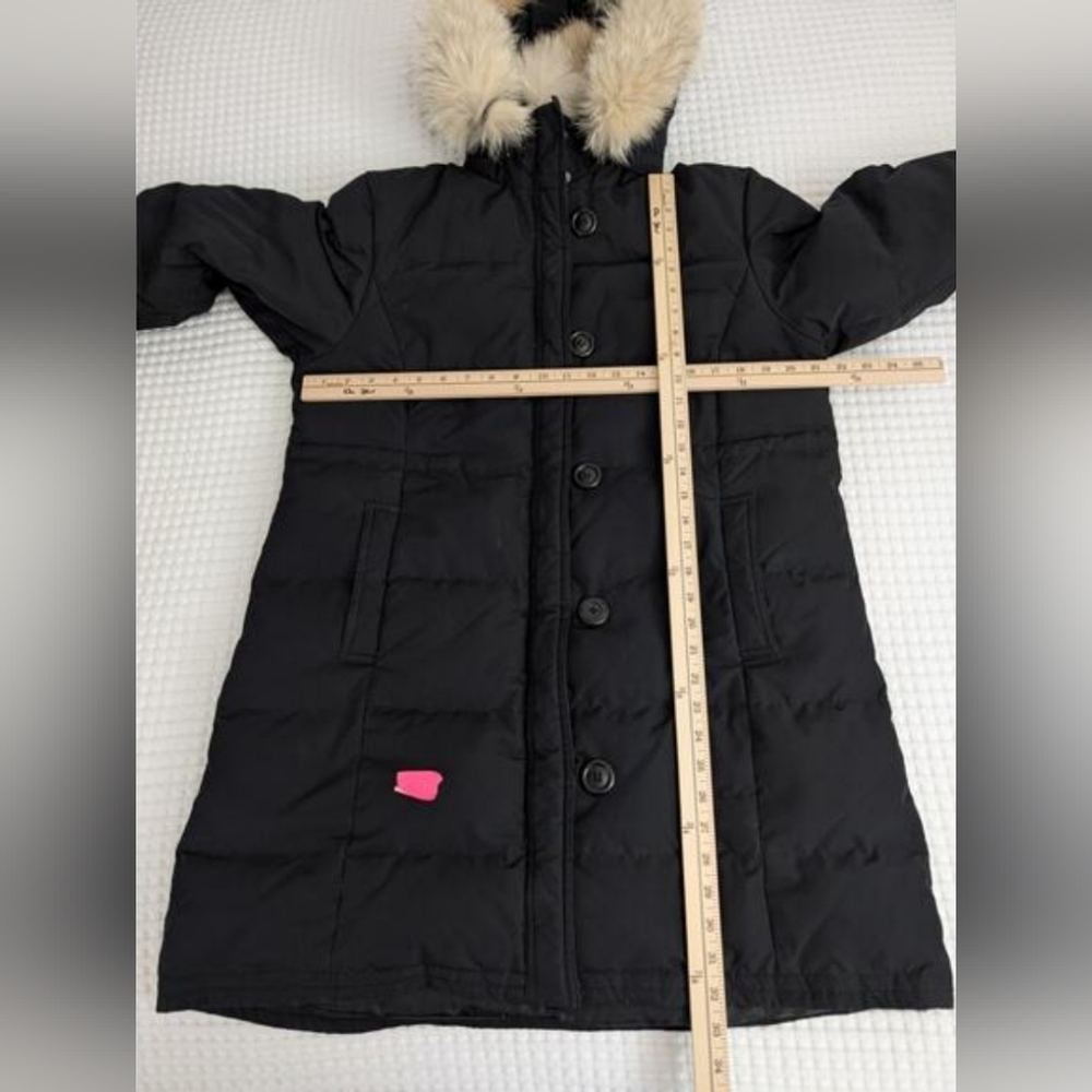 Gallery down filled puffer coat with coyote fur - Picture 8 of 11